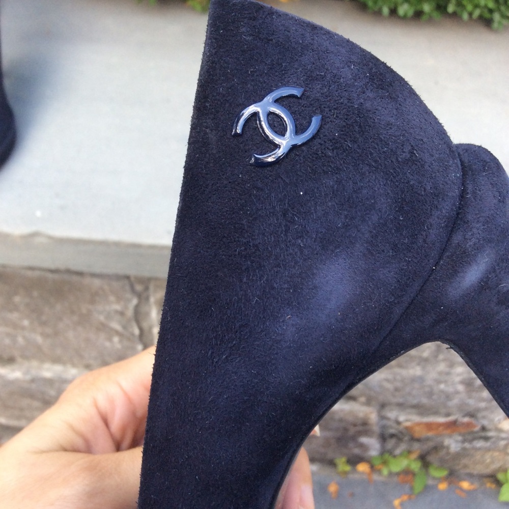 ⬇️$415 Chanel ‘Ledge’ Cap Toe Heels! - Picture 4 of 8